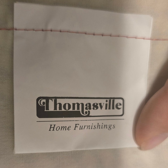 Thomasville X 2 Tropical Window Valance's Width Across 72" Length 19.125" - Picture 5 of 9